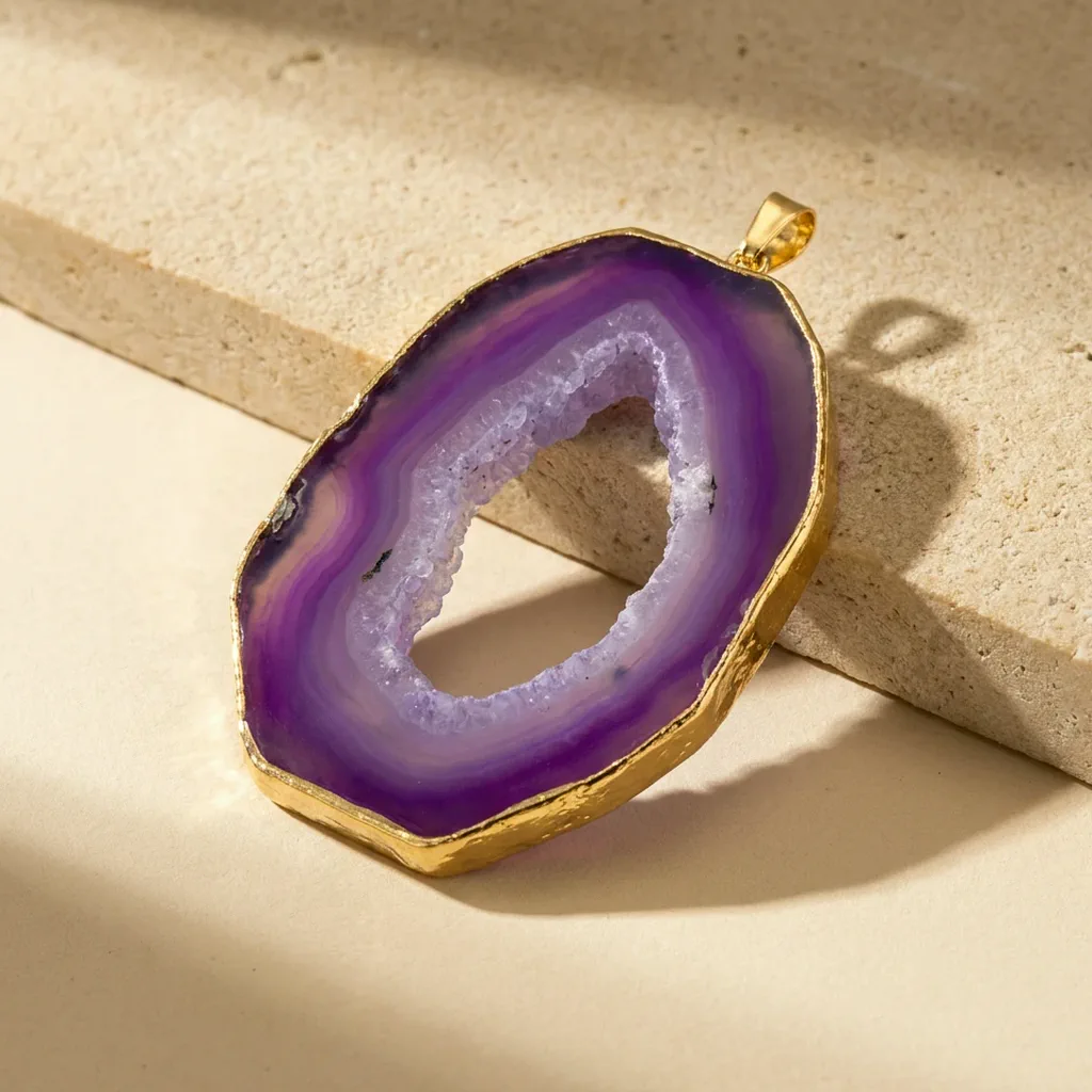 Pendentif géode en agate druzy mauve — État d'Âme